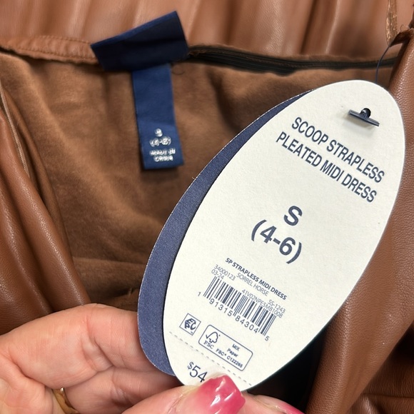 Scoop Women's Ultimate Faux Leather Strapless Pleated Midi Dress - NWT - Picture 6 of 6